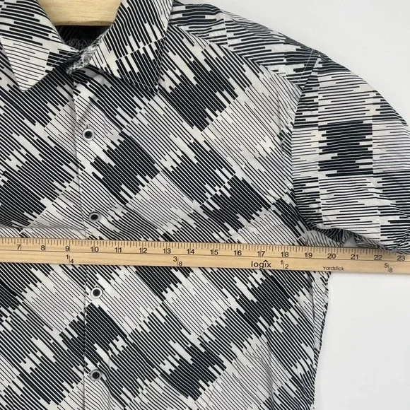 Robert Graham Mens Geometric Optical Illusion Short Sleeve Button Down Shirt S - Picture 6 of 7